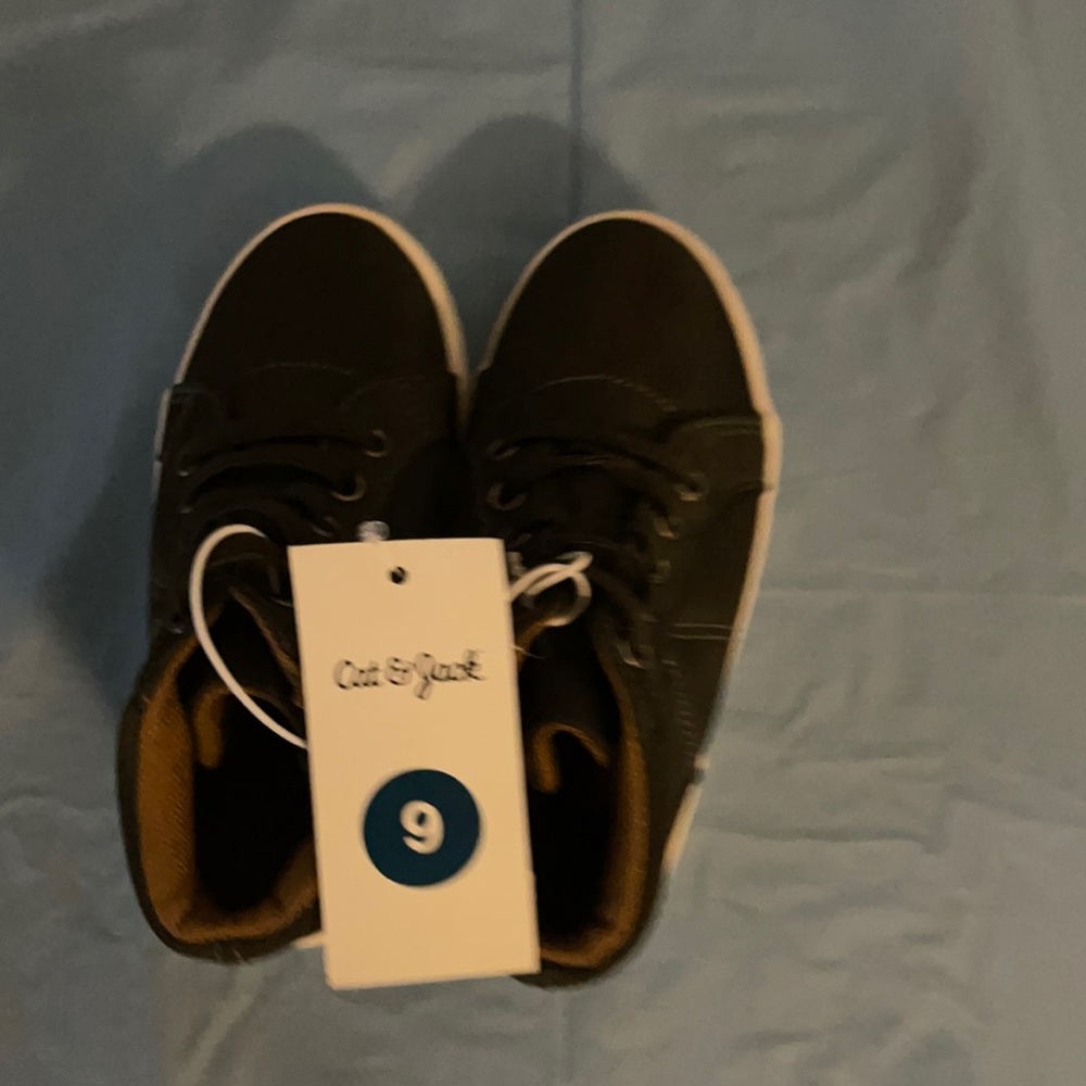Brand new kid sneaker